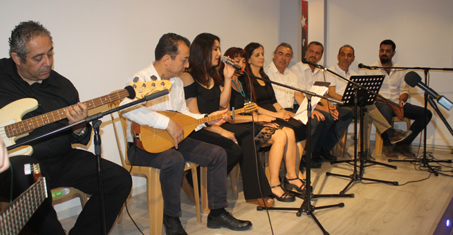 İzmir Tabip Odası Halk Müziği Topluluğu dinletisi gerçekleştirildi