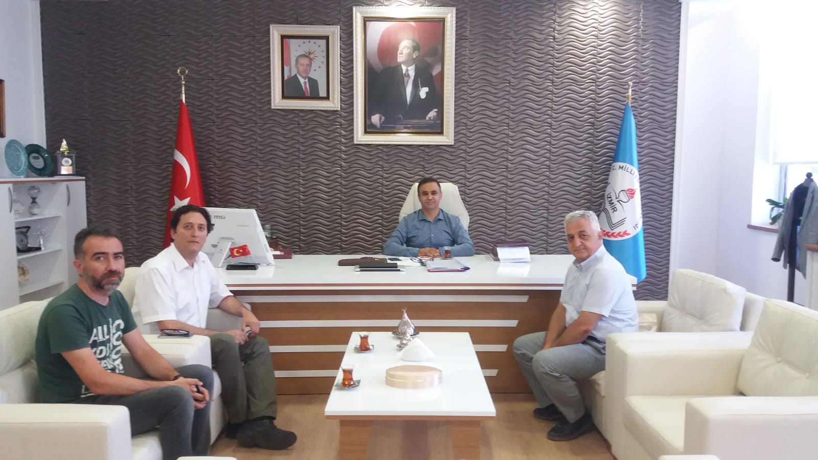 Aile Hekimliğinde yaşanan sorunlarla ilgili olarak İzmir İl Milli Eğitim Müdürünü ziyaret ettik.